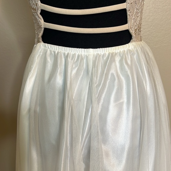 Gorgeous prom dress/ gown - Picture 5 of 9